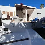 Casa Hibisco Mit Schoenem Garten By Interhome Uga