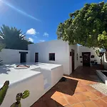 公寓 Casa Hibisco Mit Schoenem Garten By Interhome Uga