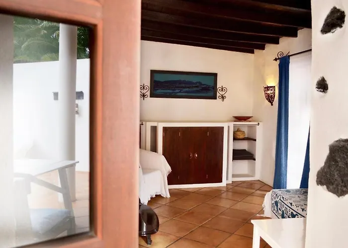 Apartamento Casa Hibisco Mit Schoenem Garten By Interhome *