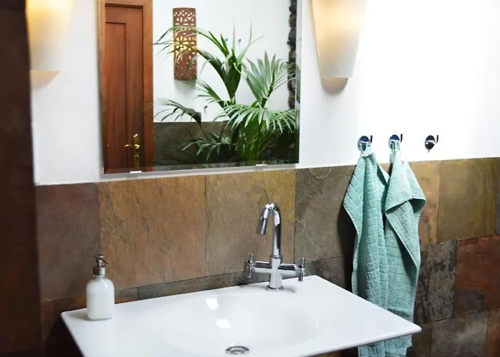 Apartamento Casa Hibisco Mit Schoenem Garten By Interhome *