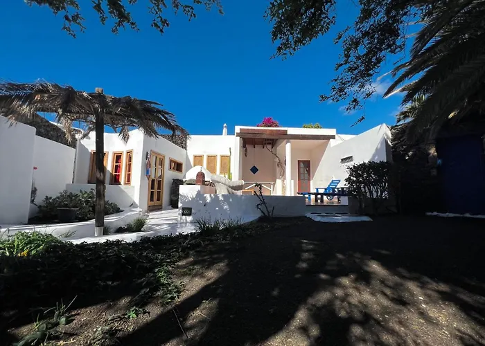 Apartamento Casa Hibisco Mit Schoenem Garten By Interhome