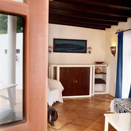 Apartment Casa Hibisco Mit Schoenem Garten By Interhome *